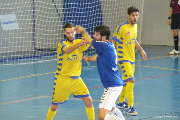 Curro luchando por la posición