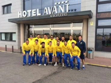 Expedición del Dénia Futsal ante el AA Pilaristas