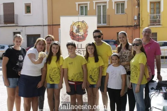 La Falla Oeste inicia la cuenta atrás para las fallas con la celebración del Mig Any 4 Ganadores del concurso de paellas del Oeste