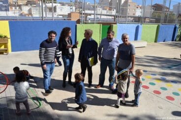 Jaume Fullana visita las aulas de dos años de Dénia