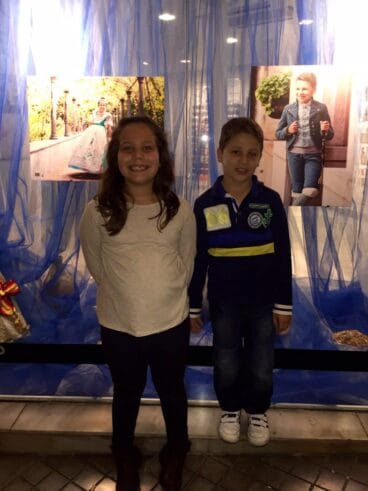 Mar y Álex en el escaparate