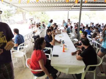 Mesas de comensales del Dénia Básquet
