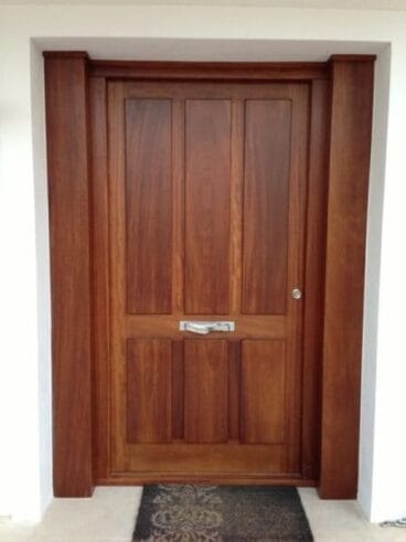 Puerta de entrada Fusta Benissa