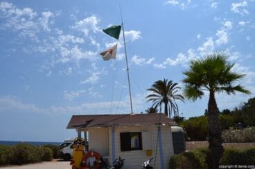 Puesto de socorro en la playa de El Trampolí