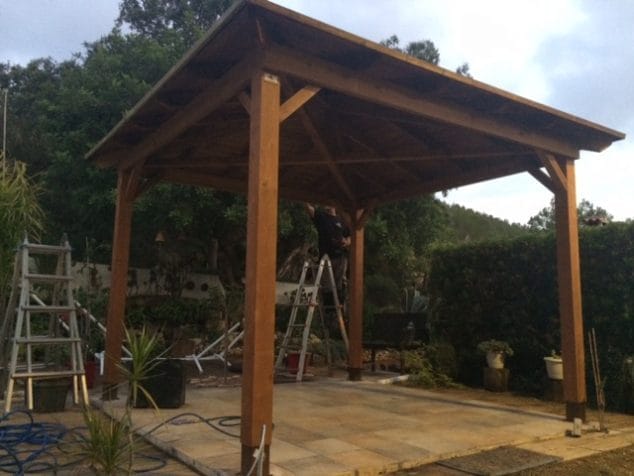 Protege tus exteriores ante el mal tiempo con pérgolas de BricomaderWood 3 Pérgola para coches