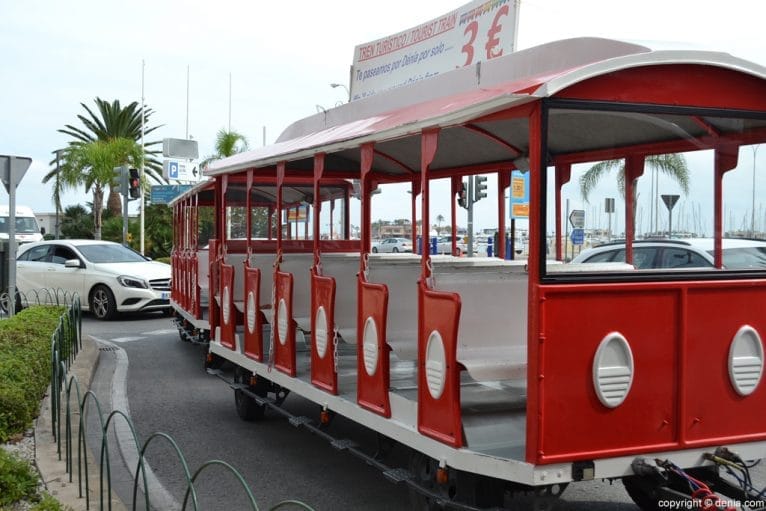 Vagones del trenet turístico de Dénia