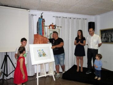 Vicent Gayà descubre el boceto infantil de Les Roques