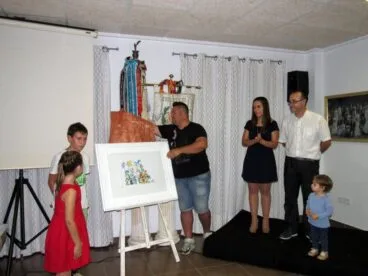 Vicent Gayà descubre el boceto infantil de Les Roques