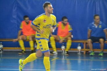 Álex Pla logró un gran gol de volea