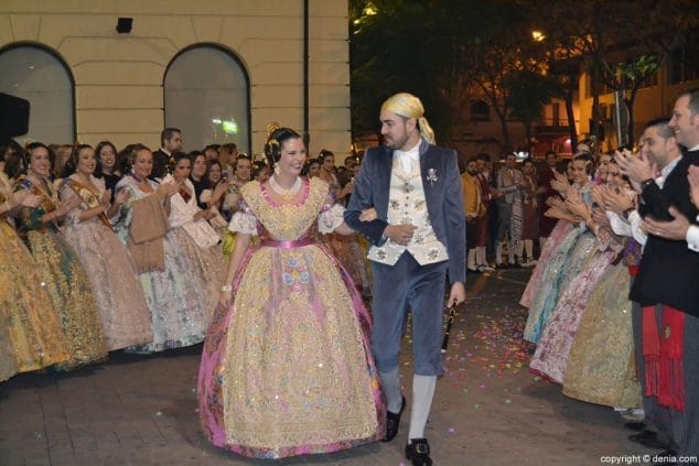 Las ganas de marzo afloran en la presentación de Laura Casado como fallera mayor de Baix la Mar 6 03 Presentación Baix la Mar 2016 Llegada de la comisión