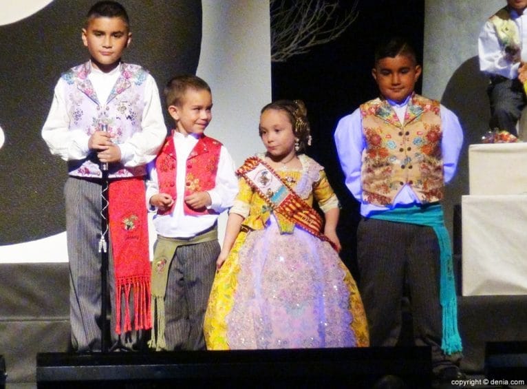 25 Presentación Camp Roig 2016 - Corte de honor infantil