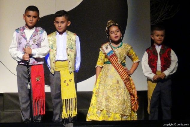 26 Presentación Camp Roig 2016 Corte de honor infantil