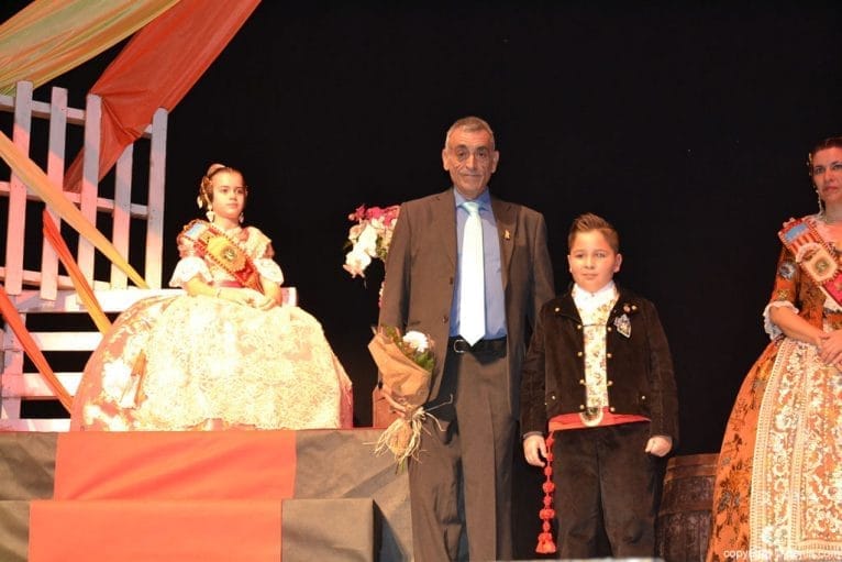 Presentación infantil falla Diana 2016 - Comissió de festes de la Mare de Déu dels Desemparats