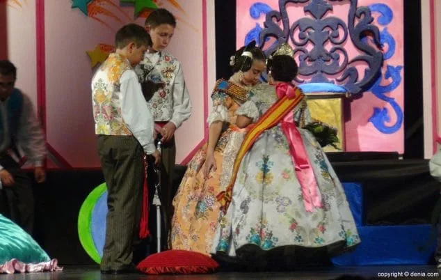 29 Presentación infantil Les Roques Imposición de banda