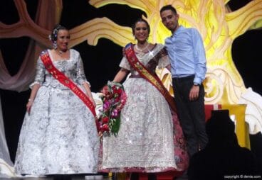 Presentación Darrere del Castell 2016 – Entrega de ramos