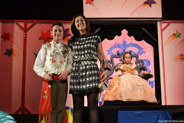 Los juegos de Míriam se convierten en realidad en su presentación como fallera mayor infantil de Les Roques 36 36 Presentación infantil Les Roques Eva Ronda