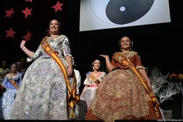 56 Presentación Camp Roig 2016 – Pleitesía de las falleras mayores de Dénia