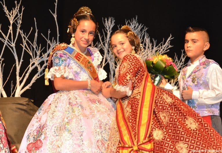 57 Presentación Camp Roig 2016 - Pleitesía de las falleras mayores de Dénia