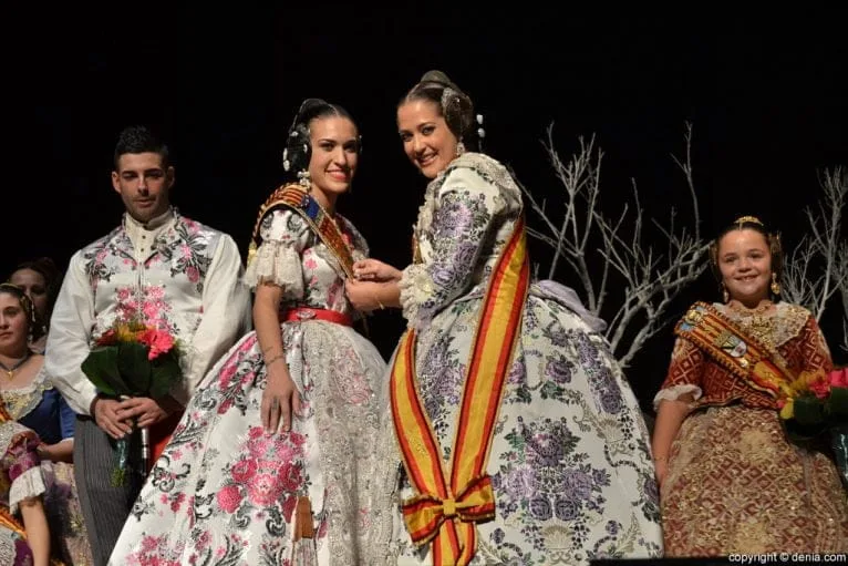 58 Presentación Camp Roig 2016 - Pleitesía de las falleras mayores de Dénia