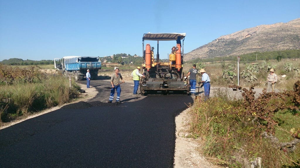 Asfaltado de viales en Jesús Pobre