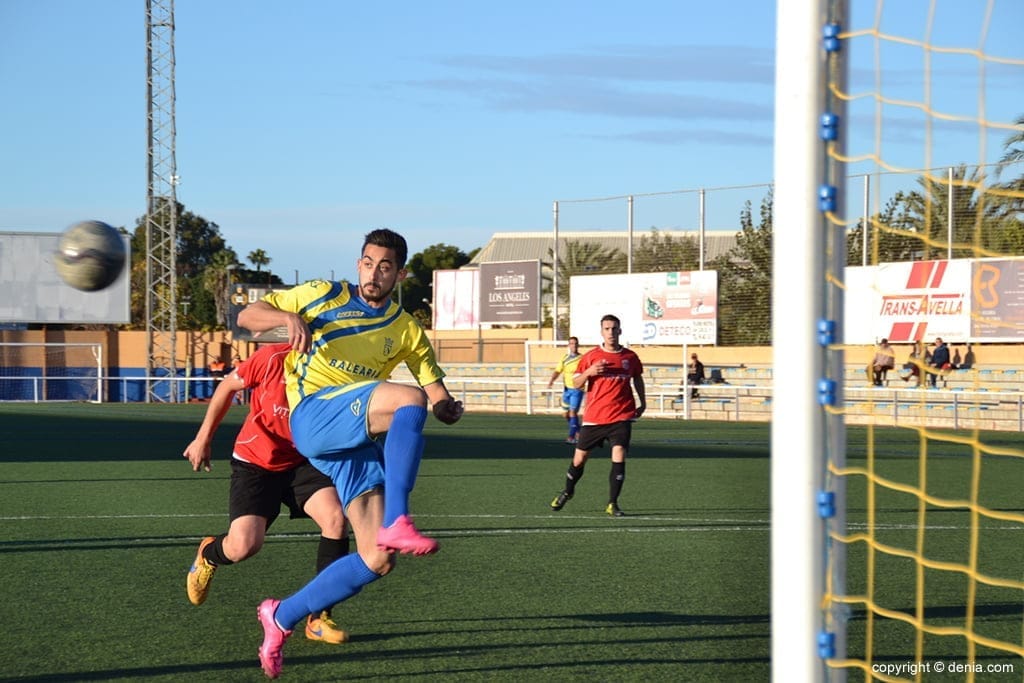 Borja Martínez marcant el primer gol