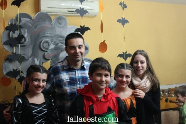 Cargos del Oeste en el Halloween infantil