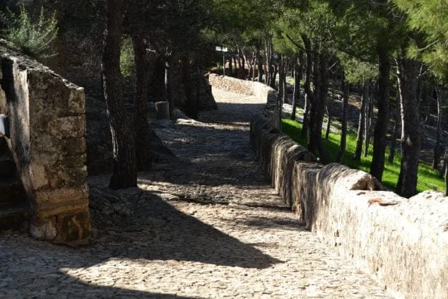 Château de Dénia sur le chemin du bastion
