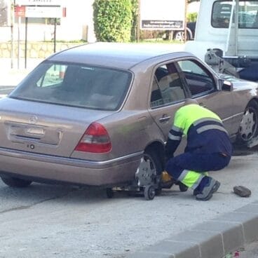 Coche accidentado en Les Marines
