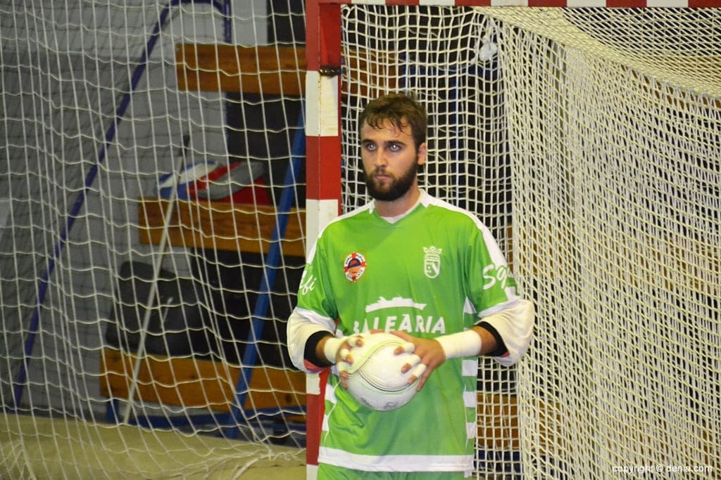 Javi Arnau cuenta con todos sus jugadores para el choque ante el Torres de la Alameda FS 1 César Villar portero del Dénia Fútsal
