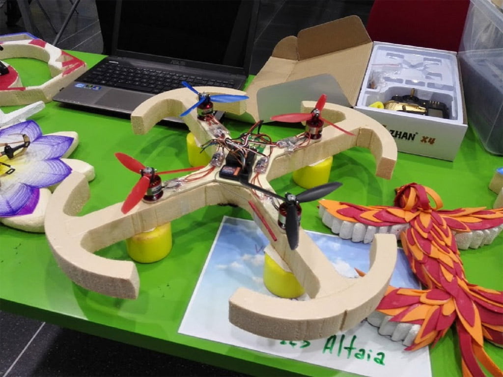 Dron creado en la Feria Aérea de 2014