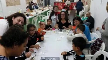 Fiesta infantil en la falla Saladar