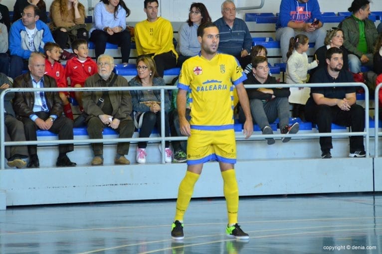 Juanjose esperando el balón