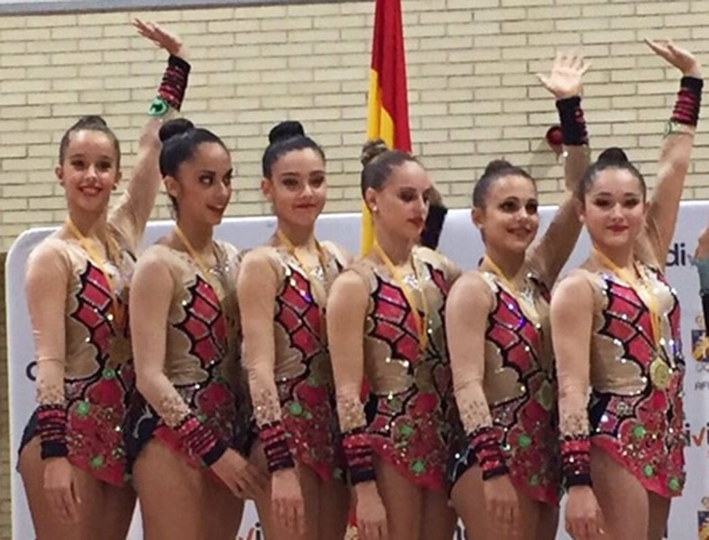 Nuevos éxitos para las gimnastas dianenses Laura Crespo, Gal.la Gallo y Lourdes Miralles 2 Laura Crespo con el Club Riba-Roja