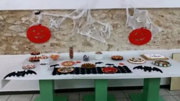 Merienda de Halloween en la falla Saladar