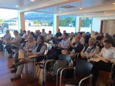 Miembros de los clubes náuticos durante la reunión