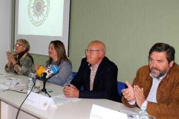 Presentación de los trabajos de fin de grado y máster en la UNED