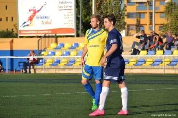Renzo muy marcado por su defensor