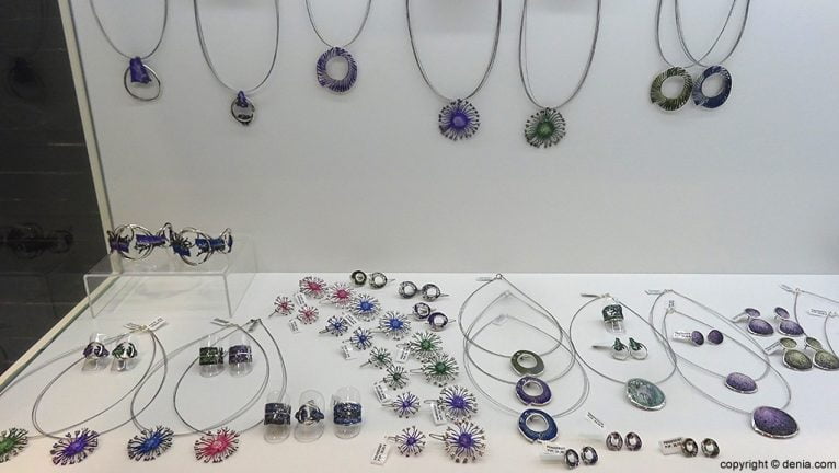 Variety of jewels in LUAR