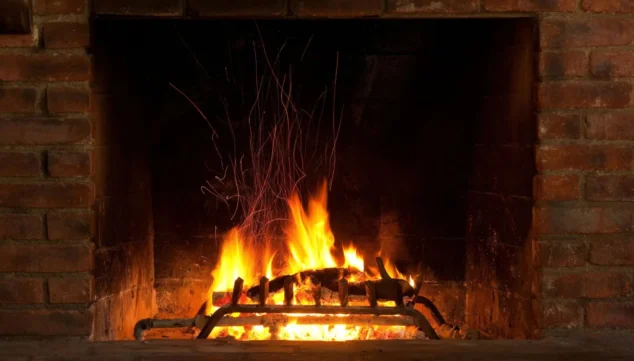Naymo Calor 5 completa tu hogar con la calidez de la chimenea