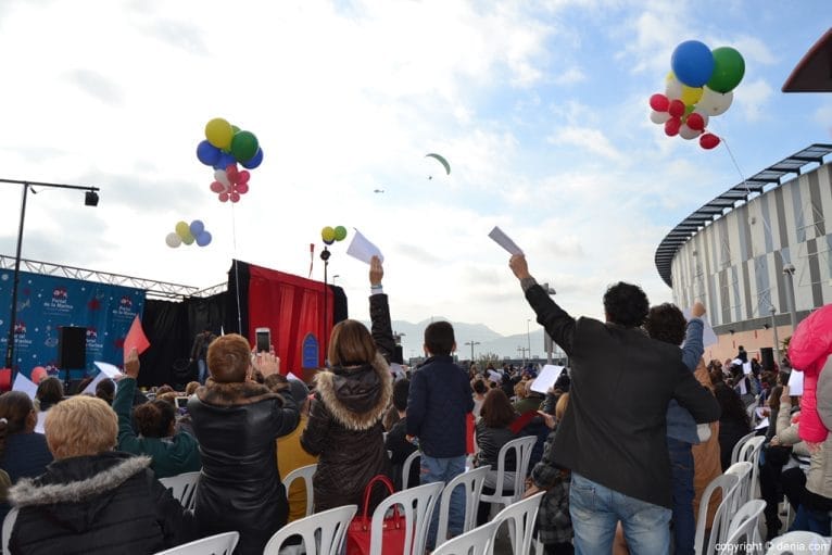 Papá Noel en Portal de la Marina - Papá Noel en paramotor