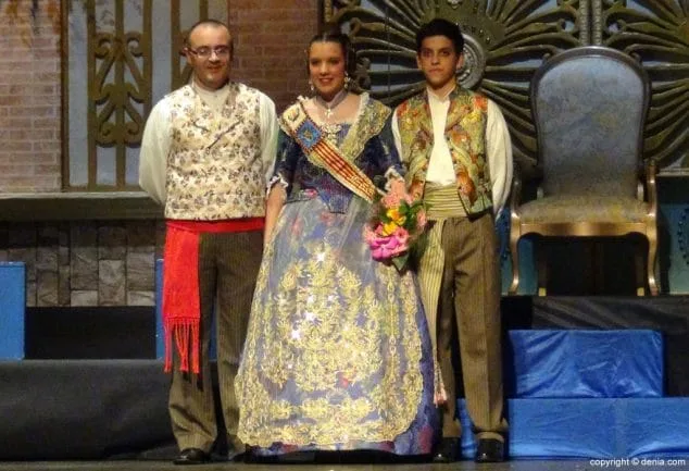 Ruth Negre revivió sensaciones como maxima representante de la falla Les Roques 17 14 Presentación Les Roques Corte de honor