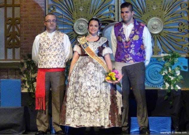 17 Presentación Les Roques Corte de honor