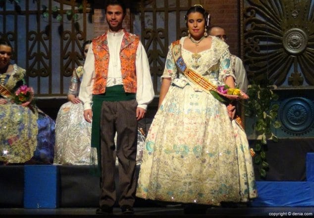 18 Presentación Les Roques Corte de honor