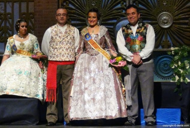 21 Presentación Les Roques Corte de honor