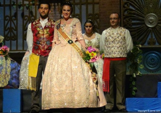 24 Presentación Les Roques Corte de honor