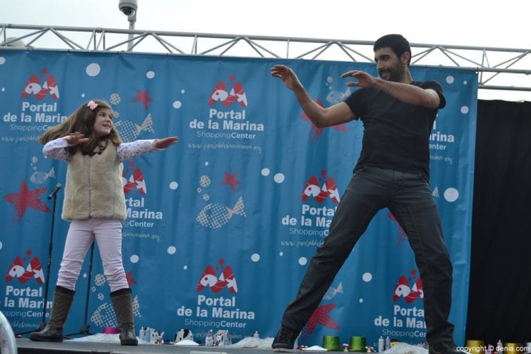 Papá Noel en Portal de la Marina - Truco de magia