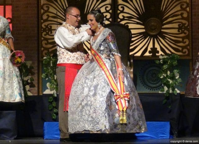 31 Presentación Les Roques Imposición de banda