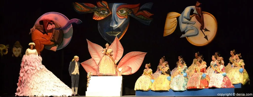 Momentos de la presentación de la falla Baix la Mar