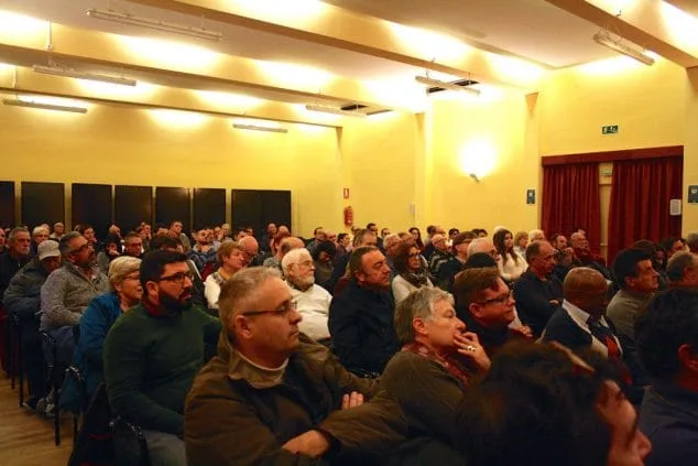 Baldoví defenderá en el Congreso la necesidad del tren Gandía-Dénia 4 Asistentes al mitin de Compromís