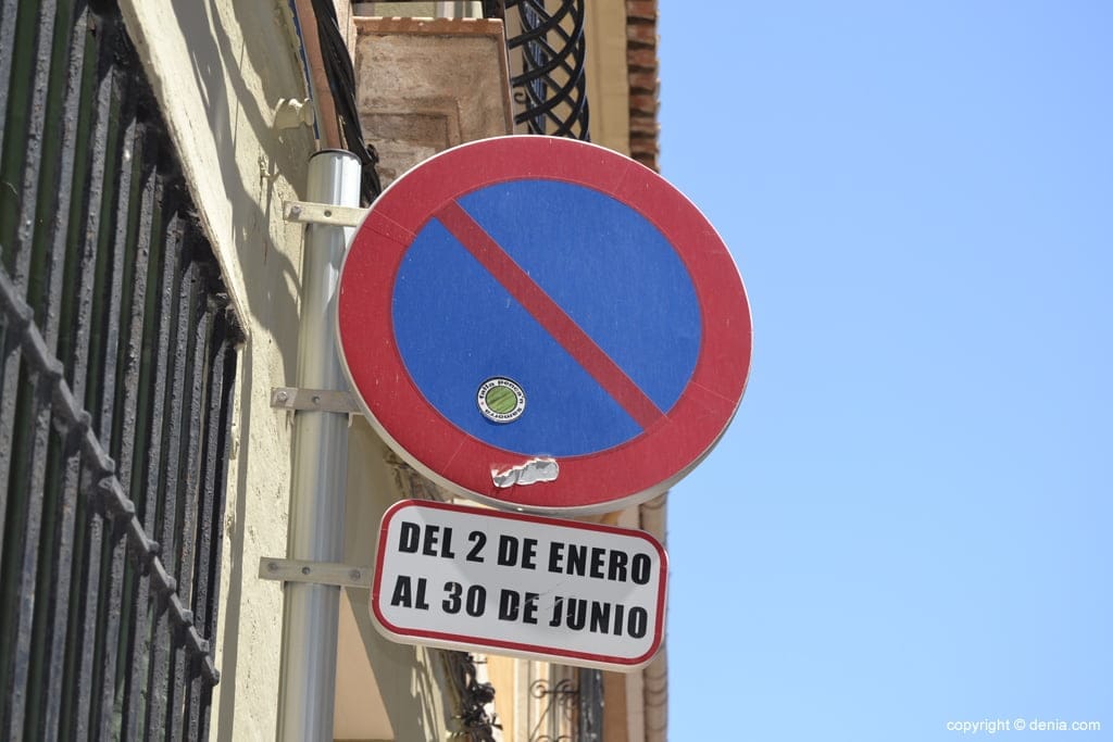 El año comienza con el cambio de lado en el estacionamiento de quince calles del municipio 1 Cambio de estacionamiento en las calles de Dénia